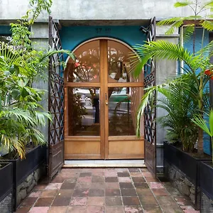 casa-blanca-apart.colombiamedellinhotels.com/